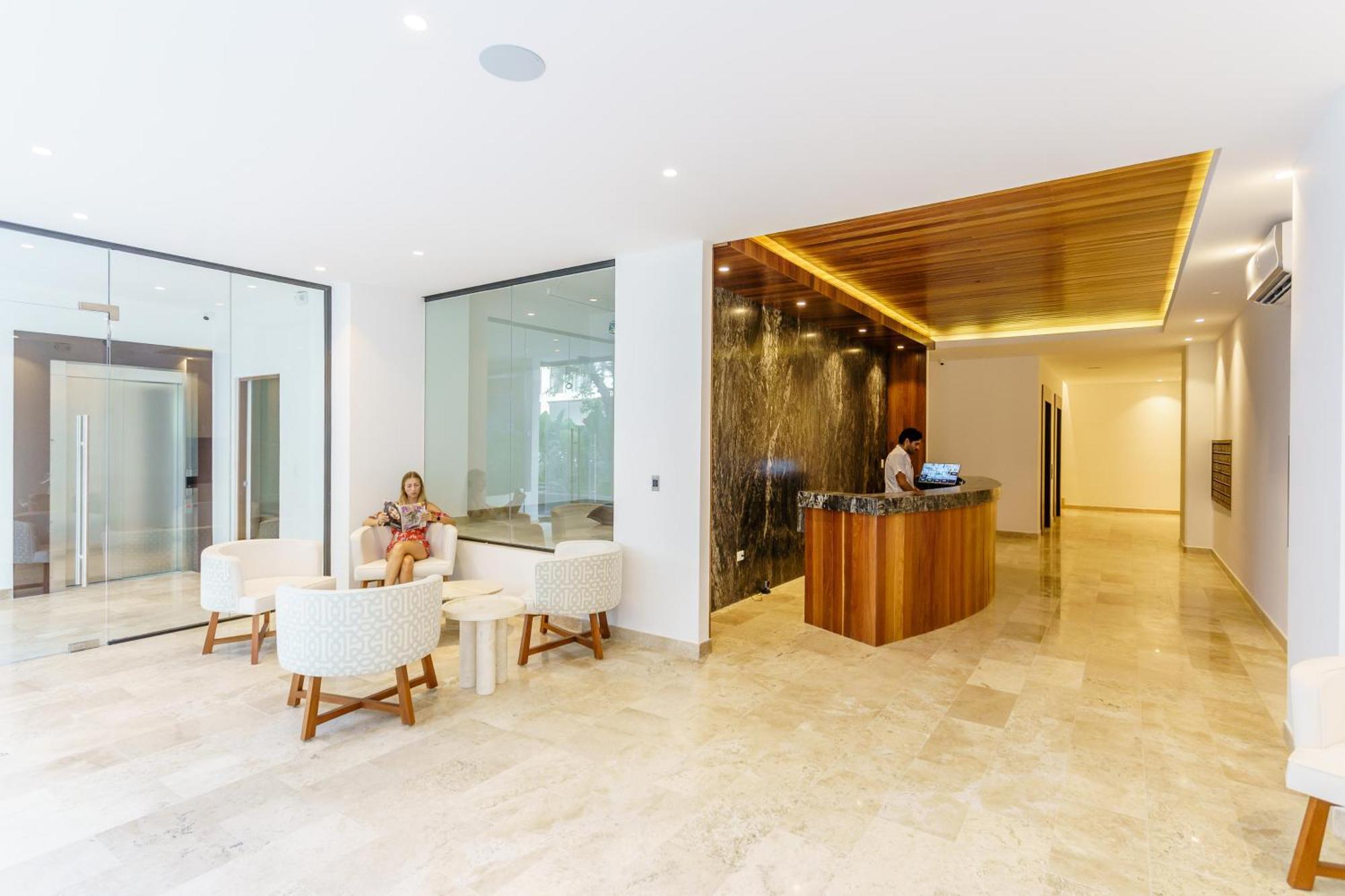 Serenada Apartahotel