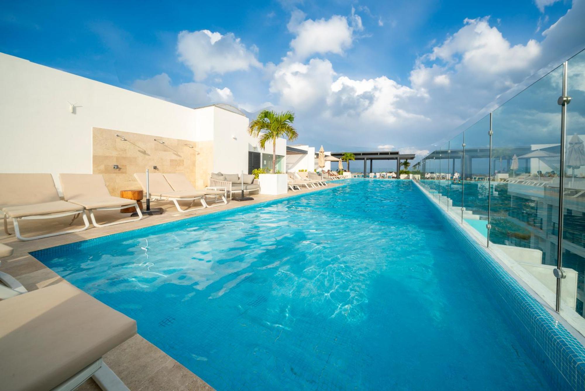 Serenada Apartahotel